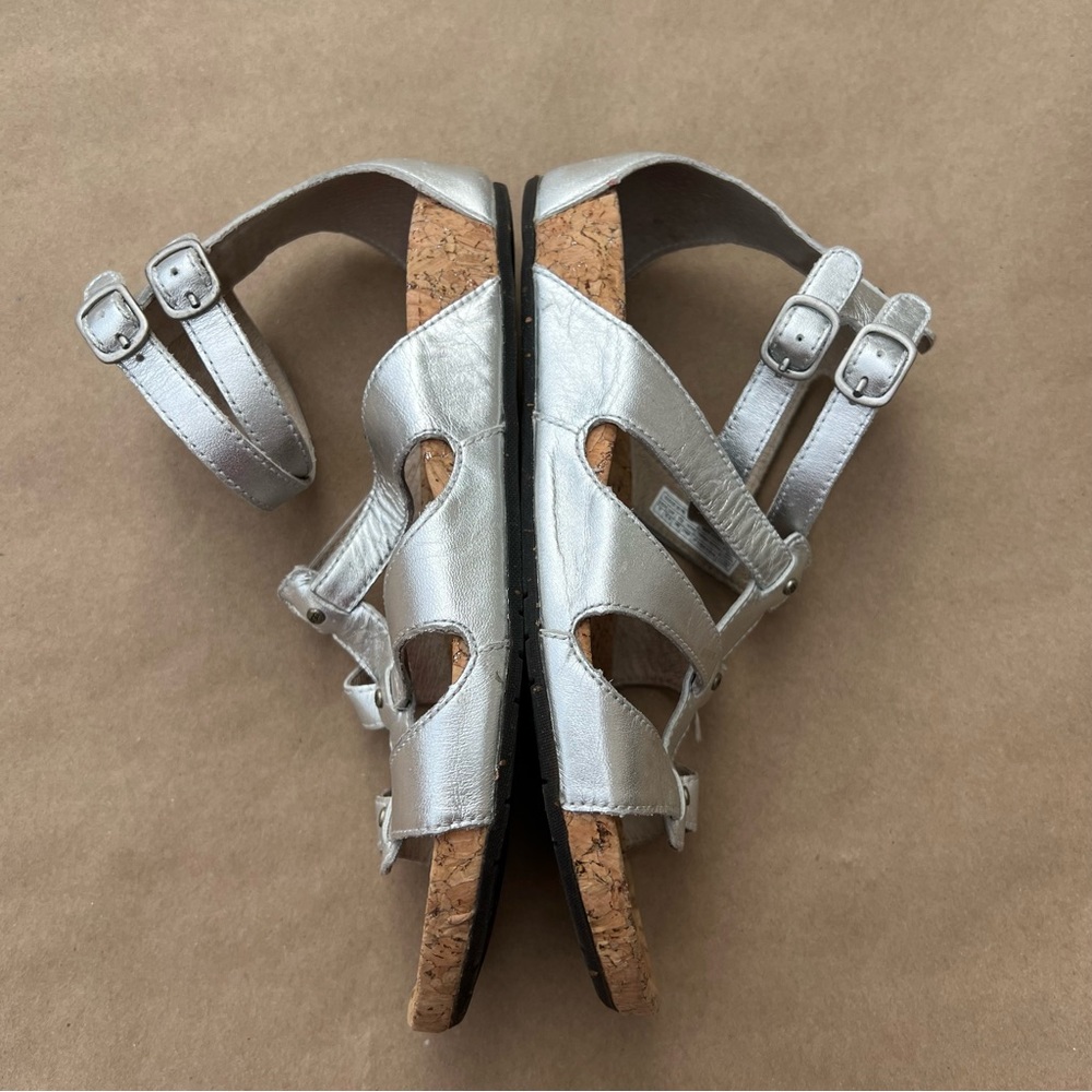 Uggs Silver Sandals Go Around Ankle Leather Size 7 - Picture 4 of 9